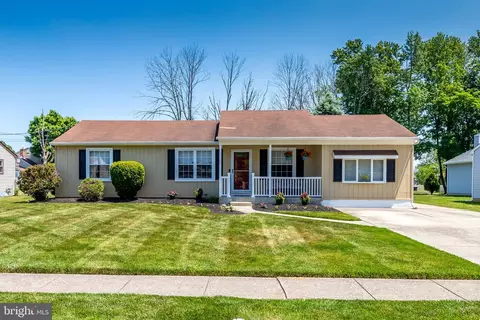 105 Mckinley Ave, Blackwood, NJ 08012