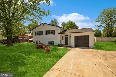 29 E Mary Ln, Waterford Works, NJ 08089