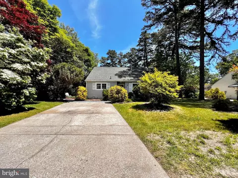 14 Diana Dr, Sicklerville, NJ 08081