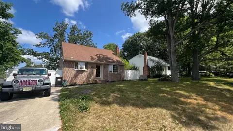 24 Kohomo Ave, Sicklerville, NJ 08081