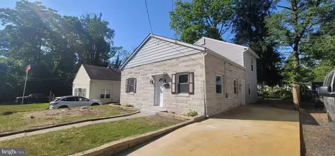 169 Silver Lake Dr, Clementon, NJ 08021