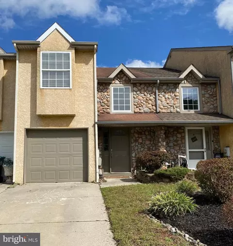 139 Lakeside Dr, Atco, NJ 08004