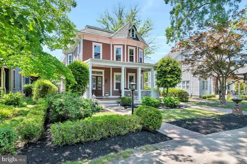 218 Chestnut St, Haddonfield, NJ 08033