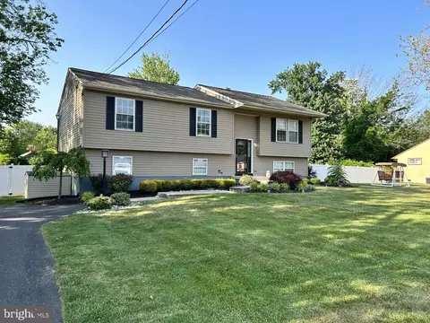 241 Cedar Ave, Blackwood, NJ 08012