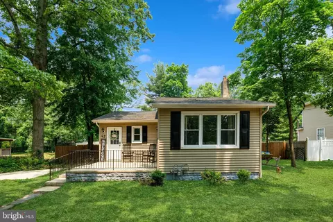 47 E 8th Ave, Pine Hill, NJ 08021