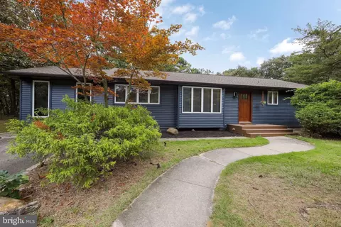6 Southgate Dr, Voorhees, NJ 08043