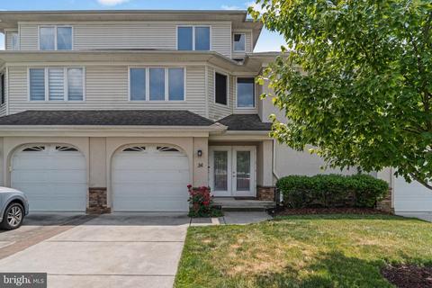 34 Regency Ct, Cherry Hill, NJ 08002