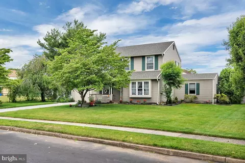 2617 Oakley Dr, Pennsauken, NJ 08109