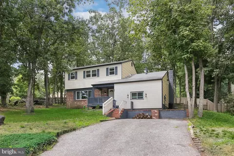 27 Woodhurst Dr, Voorhees, NJ 08043