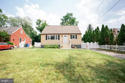 9 Hoffman Ave, Cherry Hill, NJ 08003