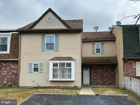 121 Presidential Dr, Sicklerville, NJ 08081