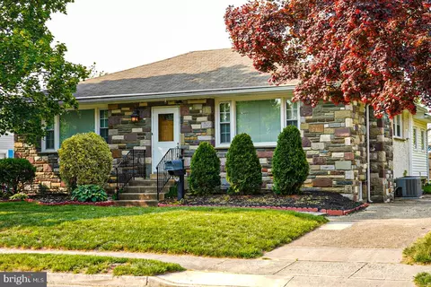 447 6th Ave, Lindenwold, NJ 08021