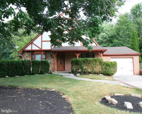 10 N Woodleigh Dr, Cherry Hill, NJ 08003
