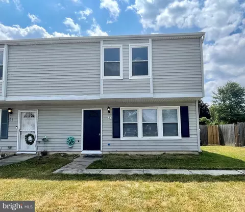 9 Farmhouse Ct, Sicklerville, NJ 08081