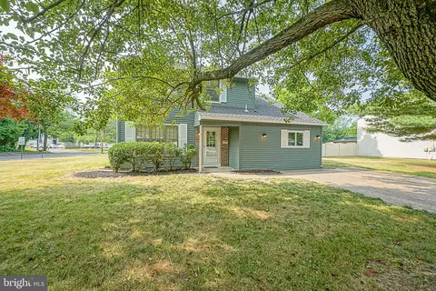 3 Leroy Ave, Berlin, NJ 08009