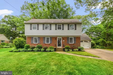 105 Granville Dr, Cherry Hill, NJ 08034