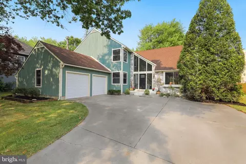 6 W Doris Dr, Cherry Hill, NJ 08003