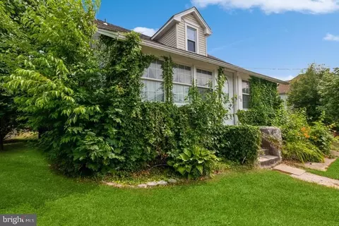 38 12th Ave, Glendora, NJ 08029