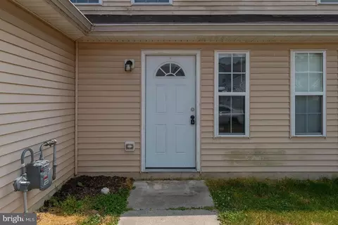 63 High Meadows Dr, Sicklerville, NJ 08081