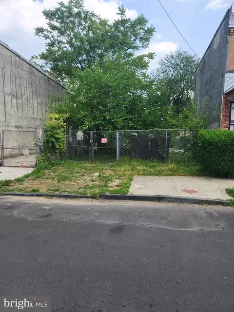 142 N 25th St, Camden, NJ 08105