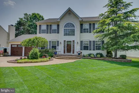 15 Felicia Ct, Sicklerville, NJ 08081