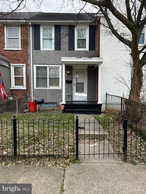 1002 Niagara Rd, Camden, NJ 08104