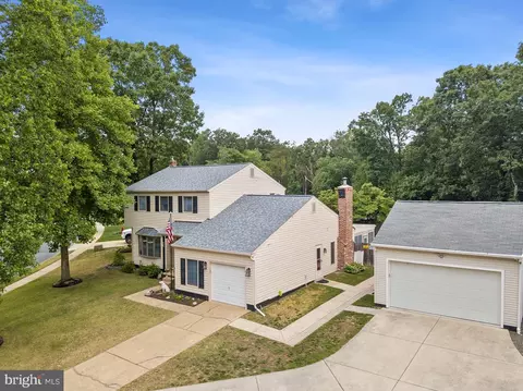 27 Fox Chase Dr, Blackwood, NJ 08012