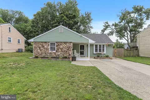 104 Cooper Ave, Stratford, NJ 08084