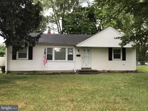 20 Warwick Rd, Stratford, NJ 08084