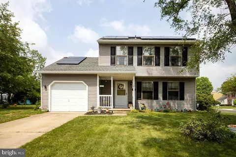 2 Bedford Ct, Sicklerville, NJ 08081