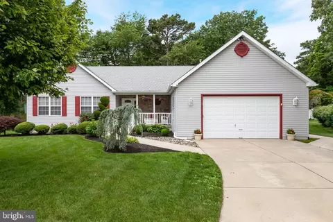 6 Mattapex Ct, Sicklerville, NJ 08081