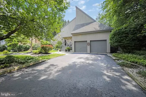 25 Rollingwood Dr, Voorhees, NJ 08043