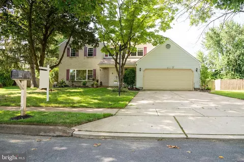 9 Crestview Dr, Cherry Hill, NJ 08003
