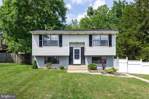 327 6th Ave, Lindenwold, NJ 08021