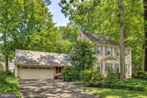 14 Dunbarton Rd, Cherry Hill, NJ 08003