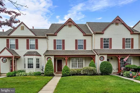 87 Knoll Dr, Blackwood, NJ 08012