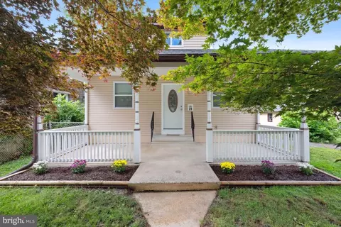 28 Cressmont Ave, Blackwood, NJ 08012