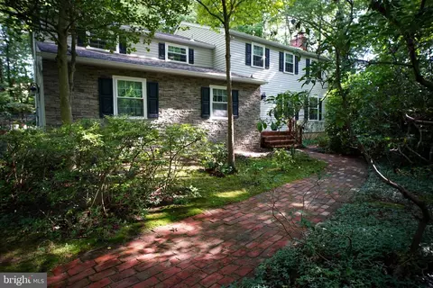 25 Fox Hollow Dr, Cherry Hill, NJ 08003