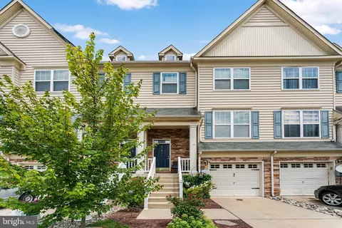 10 Tavern Ln, Sicklerville, NJ 08081