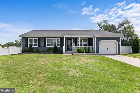 18 Bull Run Rd, Clementon, NJ 08021