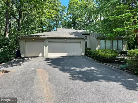 12 Thornwood Dr, Voorhees, NJ 08043