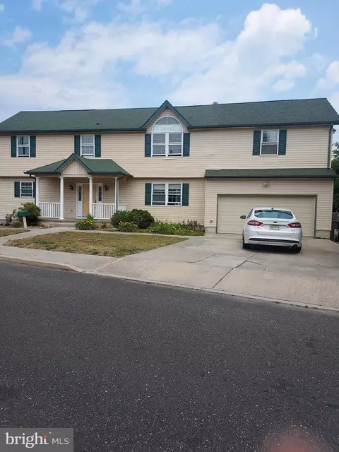 9 Kerhart Ave, Berlin, NJ 08009