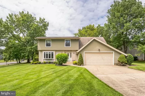 1724 Country Club Dr, Cherry Hill, NJ 08003