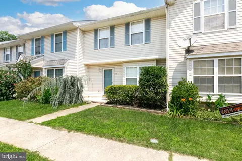 33 Grant Ln, Berlin, NJ 08009