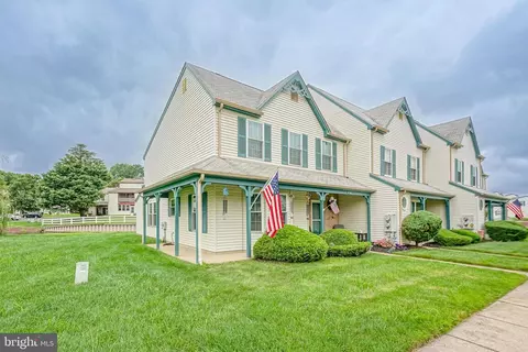 241 Knoll Dr, Blackwood, NJ 08012