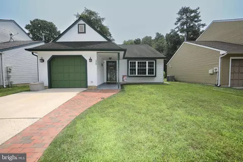 40 Woodvale Dr, Atco, NJ 08004