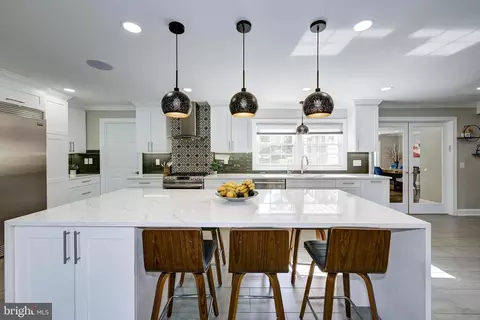 517 Arthur Dr, Cherry Hill, NJ 08003