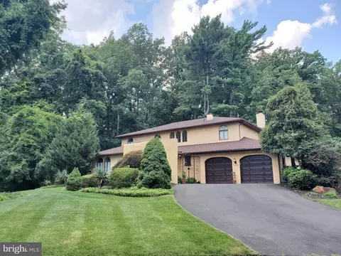 1012 Bobwhite Dr, Cherry Hill, NJ 08003