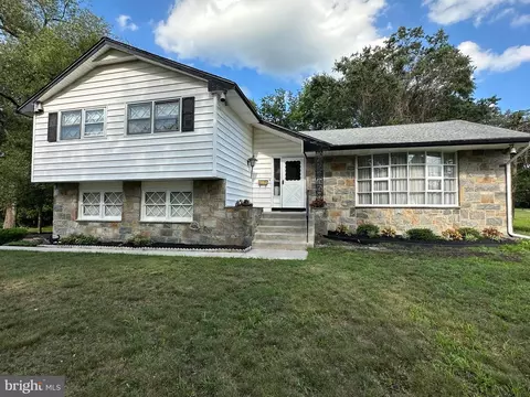 135 Mansfield Blvd S, Cherry Hill, NJ 08034