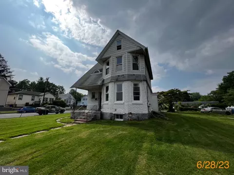11 Gibbsboro Rd, Clementon, NJ 08021